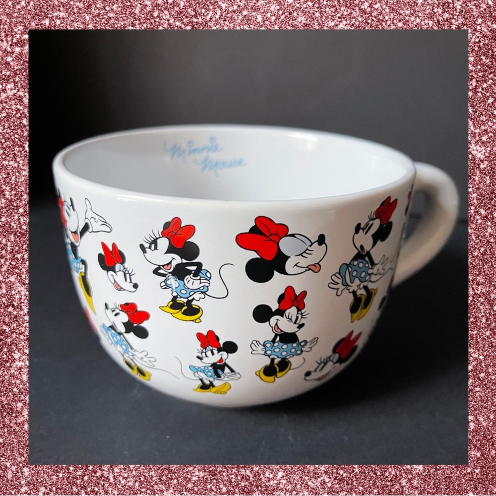 Large Minnie Mouse bowl/mug with handle.